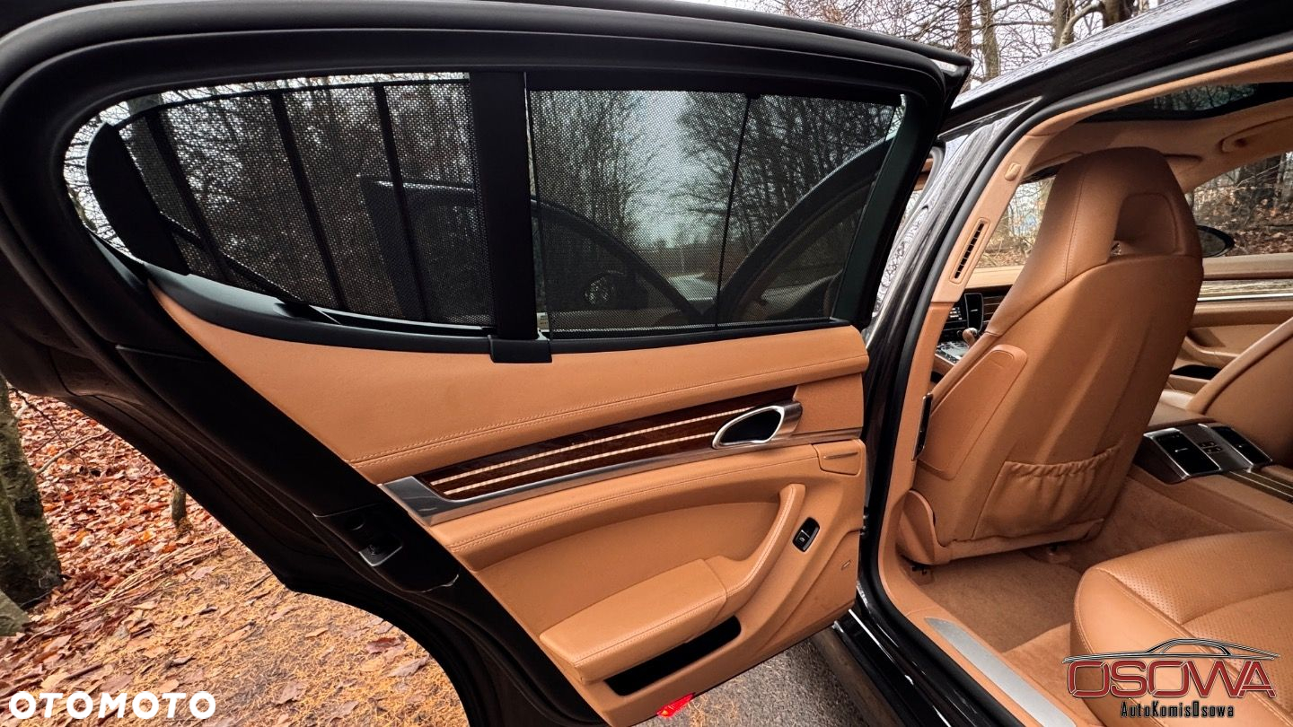 Porsche Panamera Turbo PDK - 18