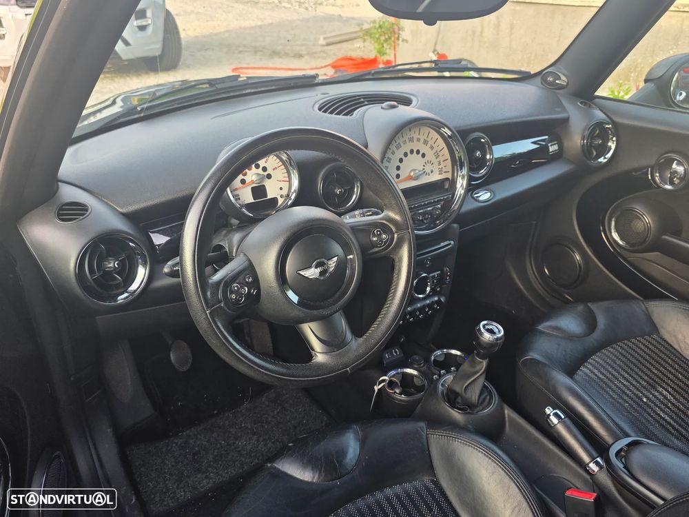 MINI 3 Portas Cooper D - 23