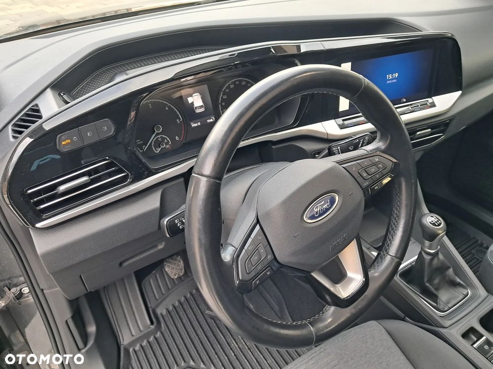 Ford Tourneo Connect Grand - 23