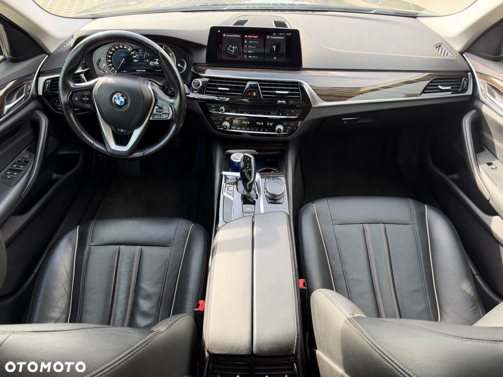 BMW Seria 5 530d xDrive Luxury Line - 27