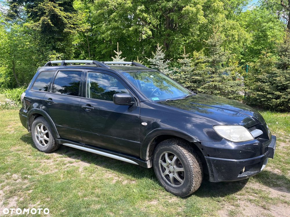 Mitsubishi Outlander - 1