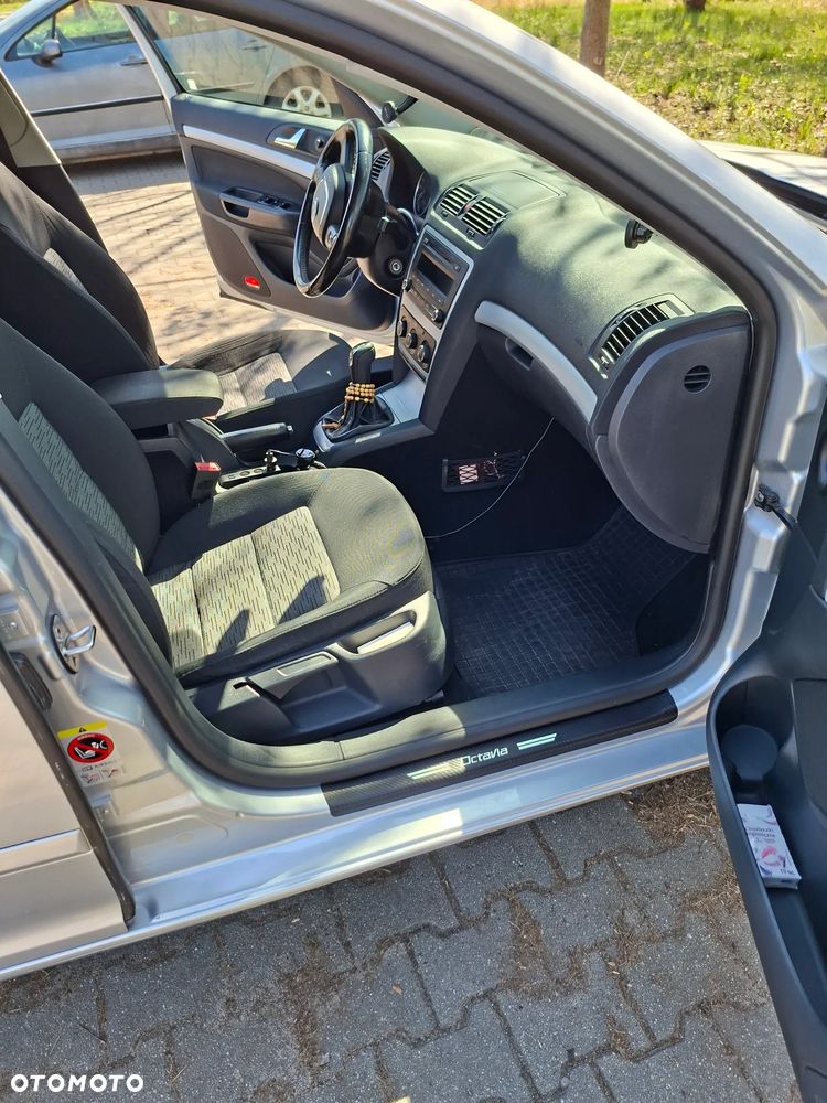 Skoda Octavia 2.0 TDI DPF Elegance - 9