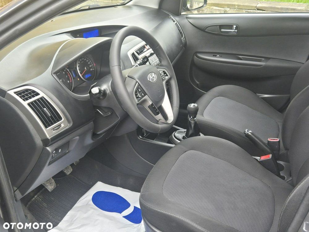 Hyundai i20 1.2 Fifa World Cup Edition - 9