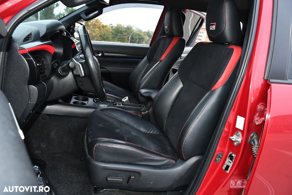 Toyota Hilux 4x4 Double Cab A/T Invincible - 12