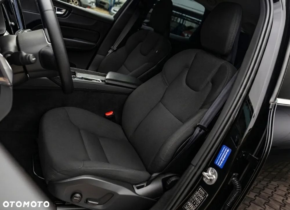 Volvo XC 60 B4 B Momentum Pro - 13