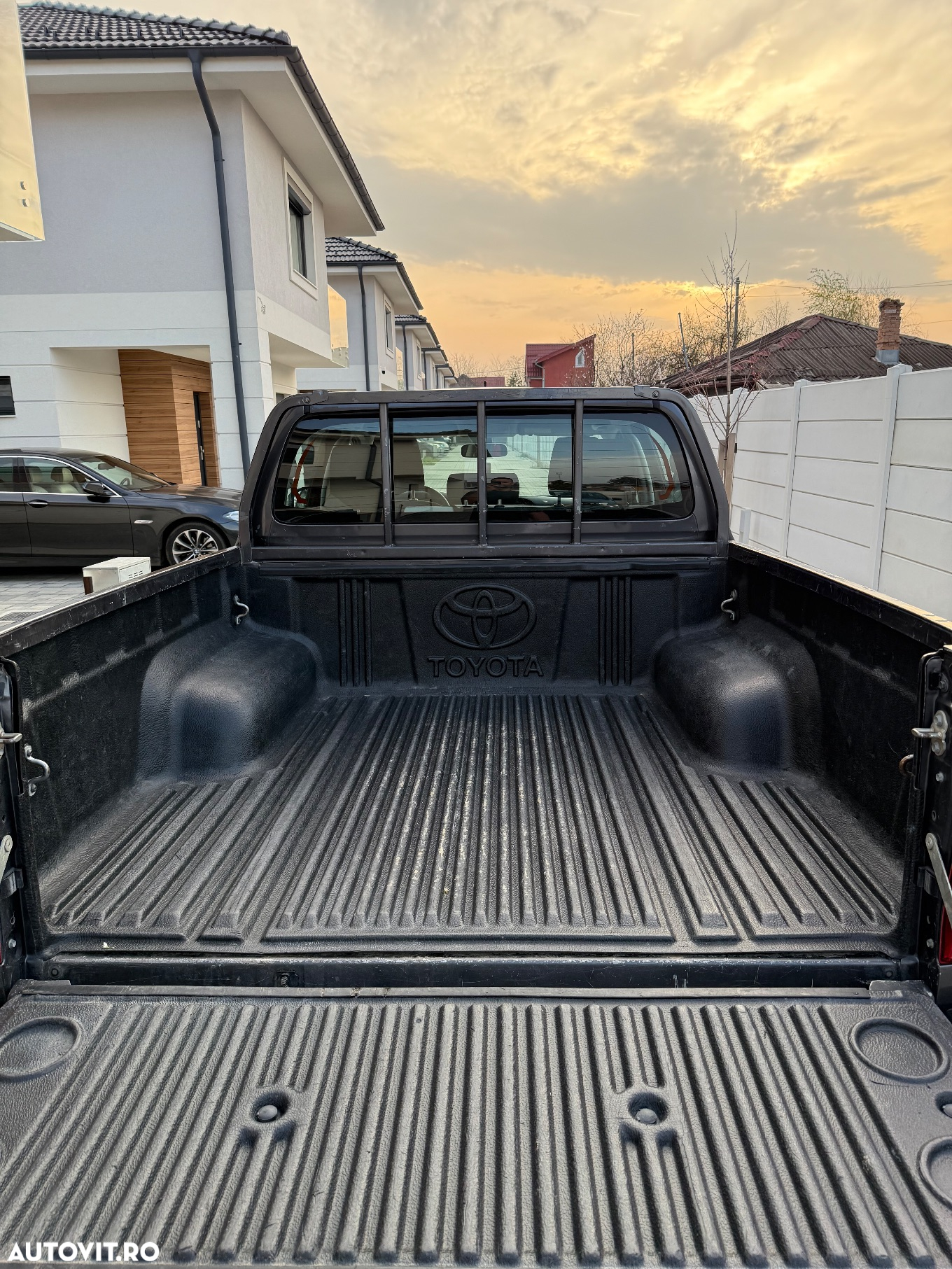 Toyota Hilux 2.4D 150CP 4x4 Double Cab 6MT Comfort - 16