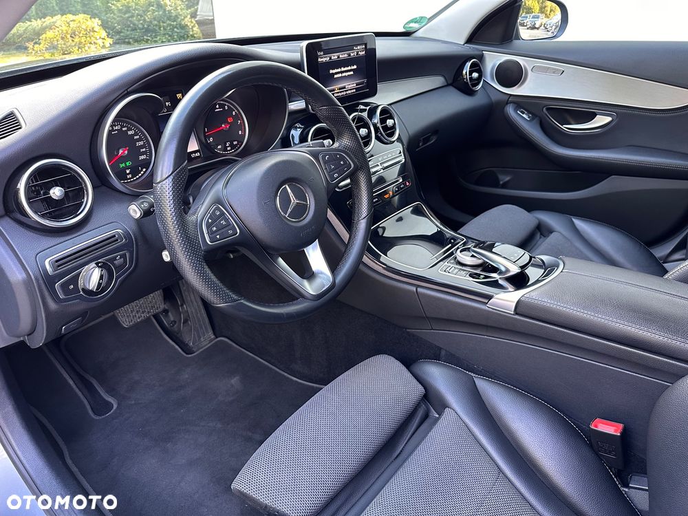 Mercedes-Benz Klasa C 180 T Kompressor Automatik BlueEFFICIENCY Avantgarde - 34