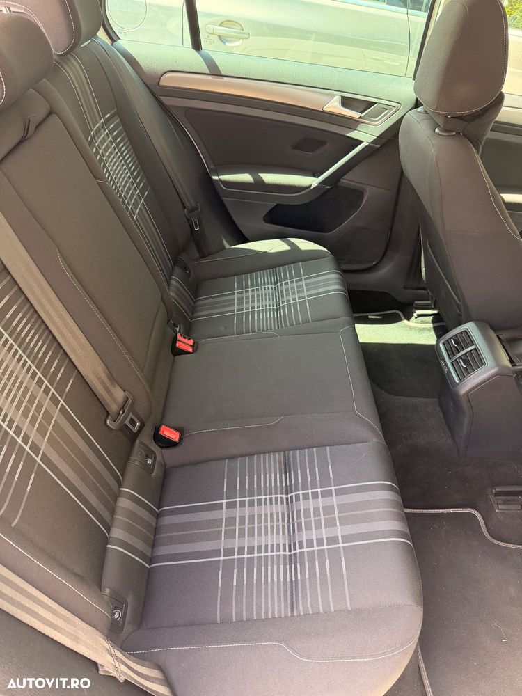 Volkswagen Golf 1.6 TDI BlueMotion Comfortline - 10