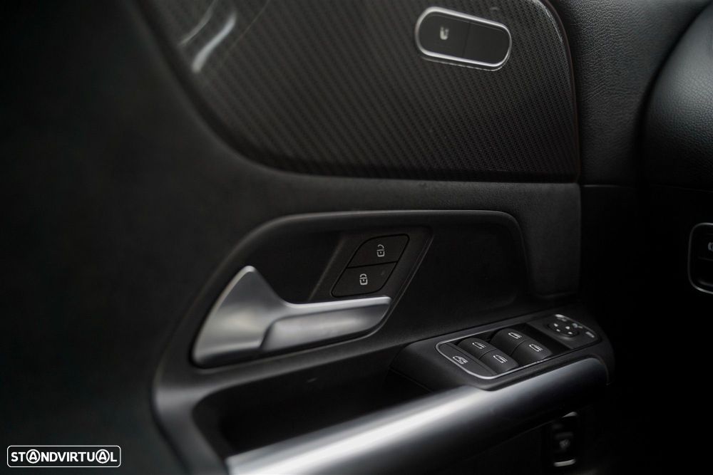 Mercedes-Benz GLA 180 d AMG Line - 18