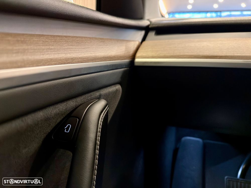 Tesla Model Y Tração Traseira - 52