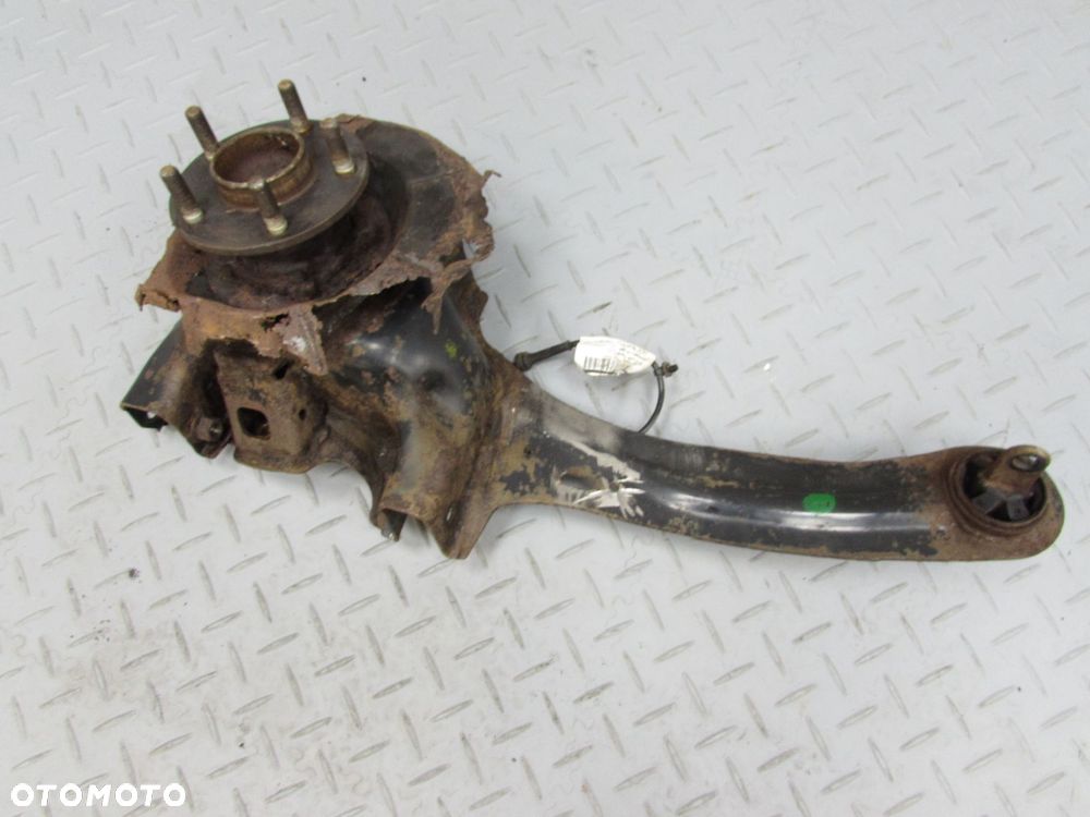 VOLVO C30 S40 V50 C70 06-13 PIASTA ZWROTNICA WAHACZ TYL PRAWY 3M51-5A968-AJ - 3