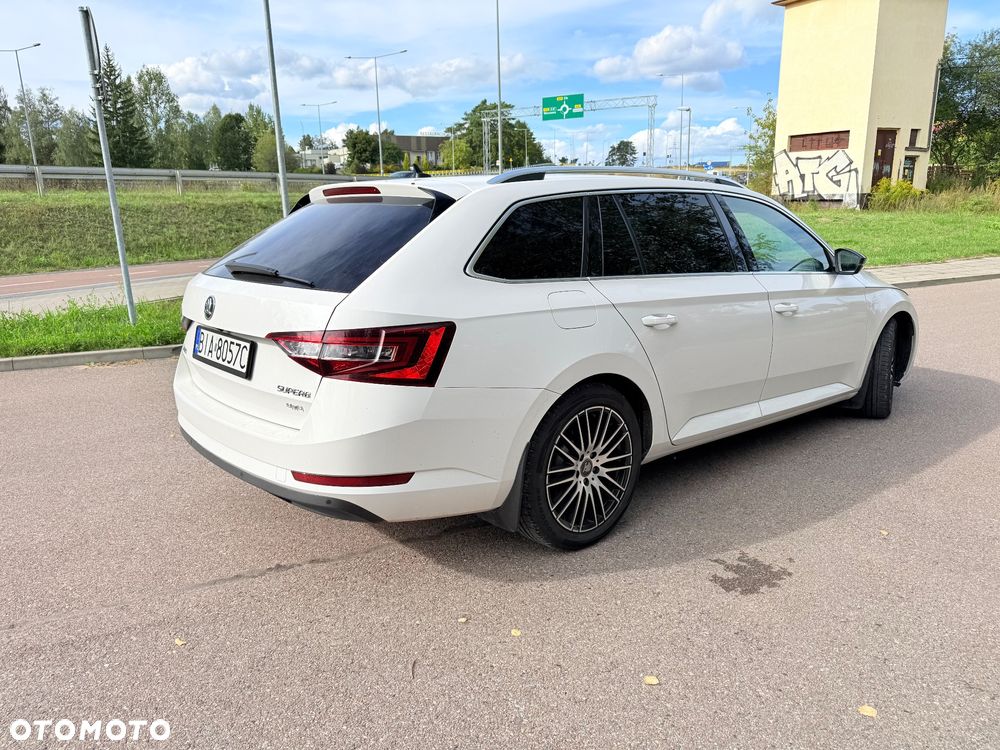 Skoda Superb 2.0 TDI 4x4 L&K DSG - 3