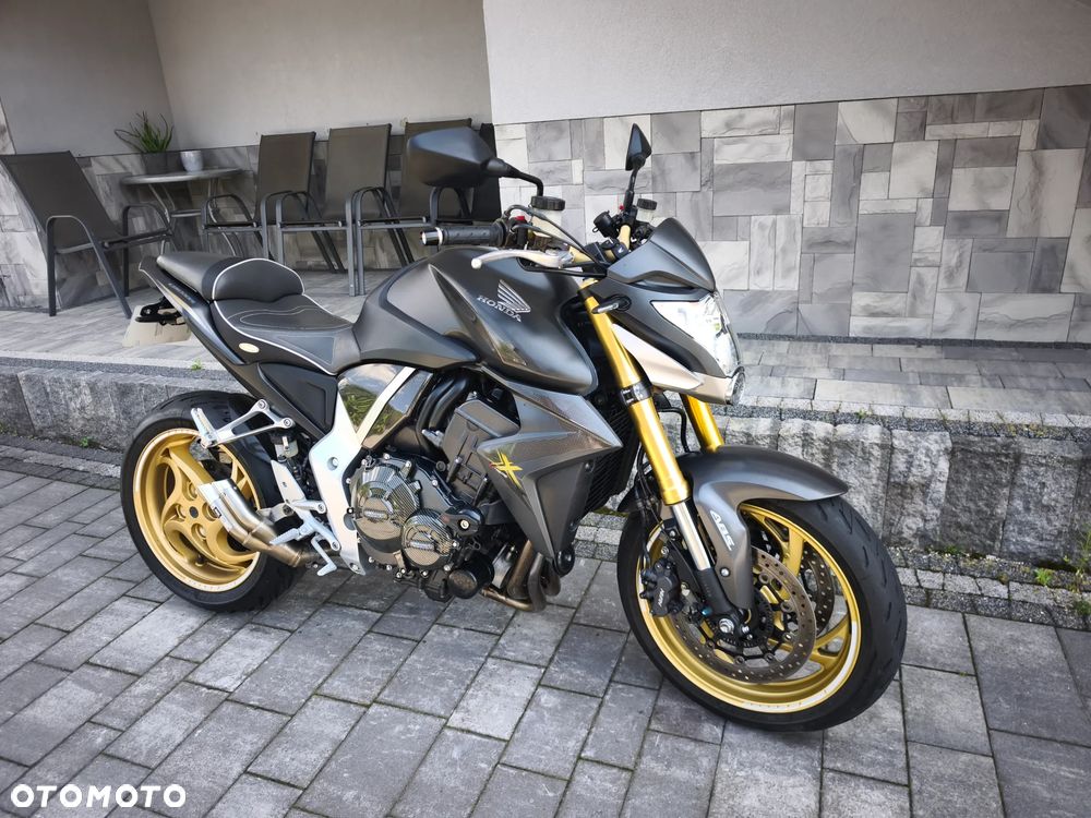 Honda CB - 1
