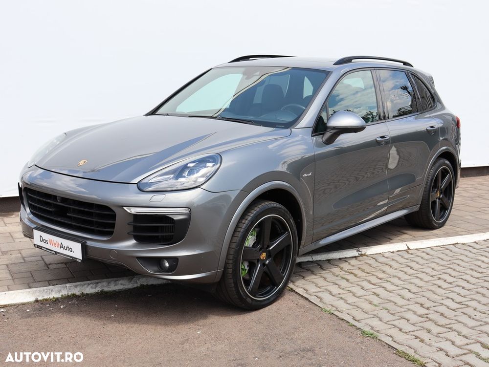 Porsche Cayenne 4.2 L S - 1