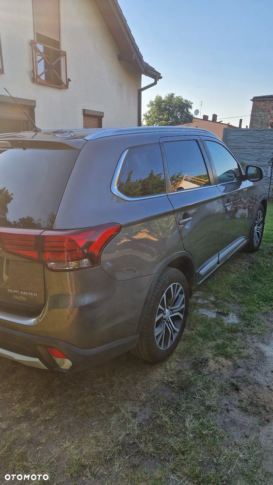 Mitsubishi Outlander 2.2 DID Intense + 4WD - 6
