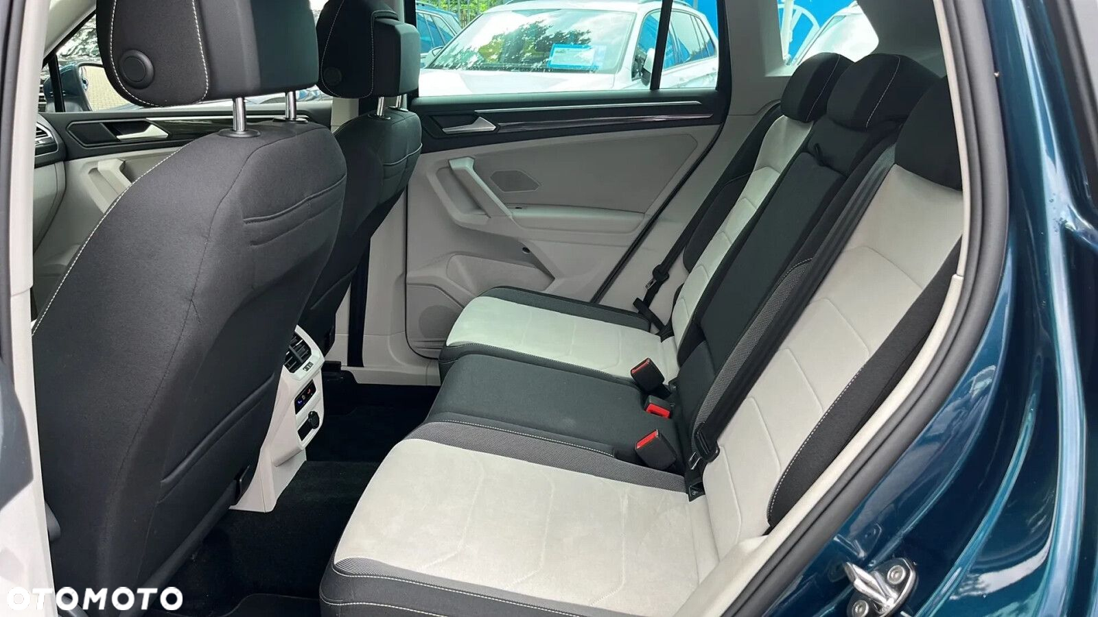 Volkswagen Tiguan 1.5 TSI EVO Elegance DSG - 36