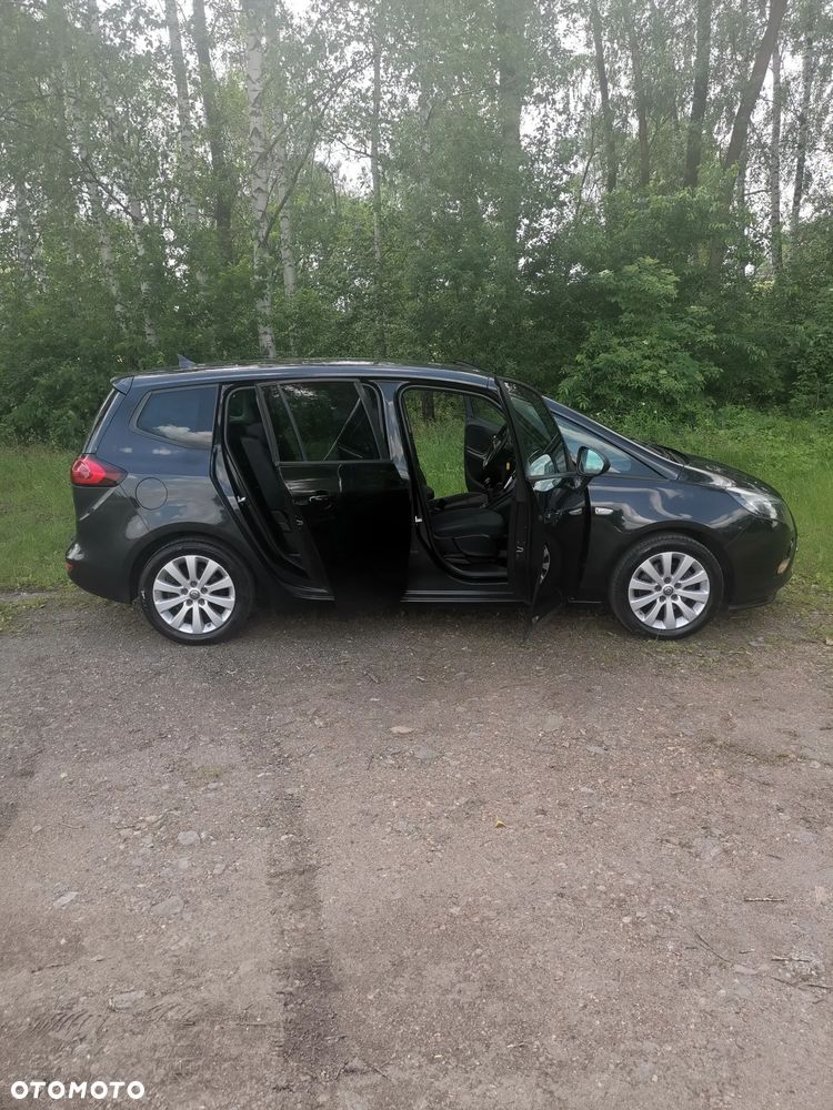 Opel Zafira - 10