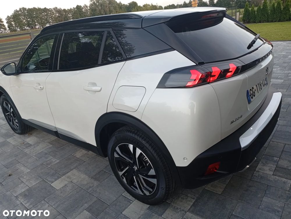 Peugeot 2008 - 8
