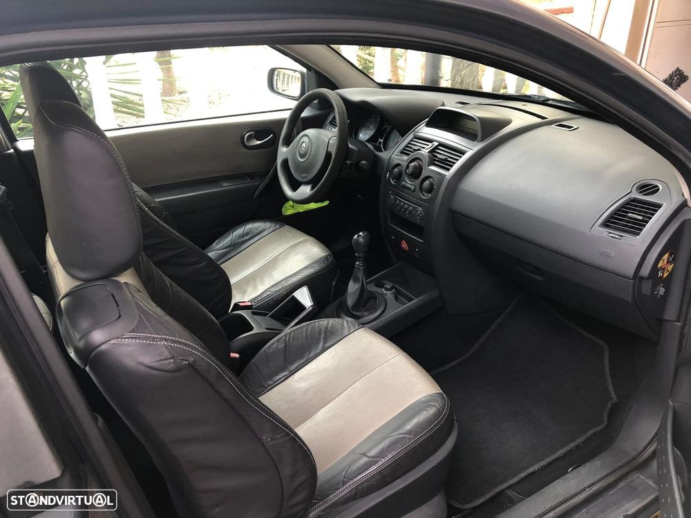 Renault Mégane 1.5 dCi Dynamique - 4