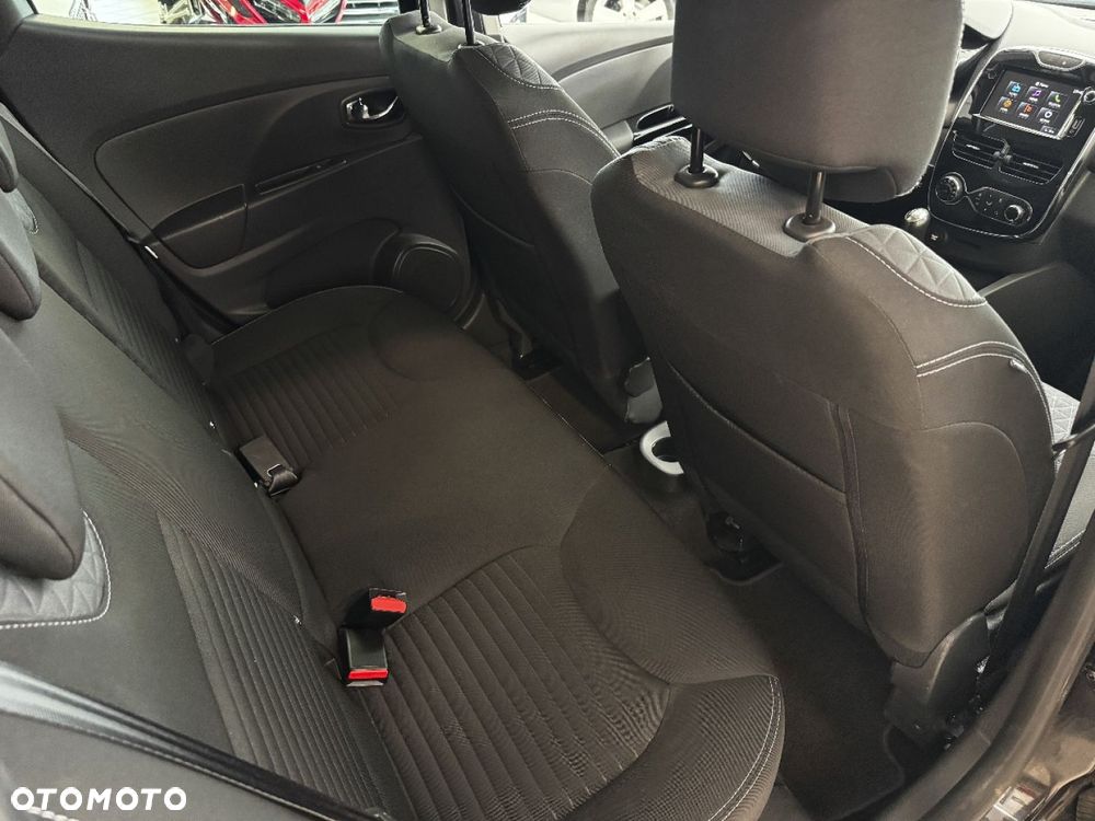 Renault Clio - 25
