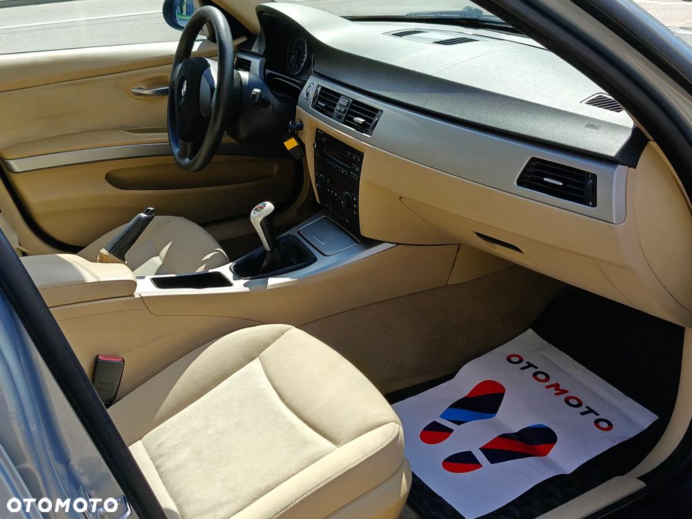 BMW Seria 3 318i - 19