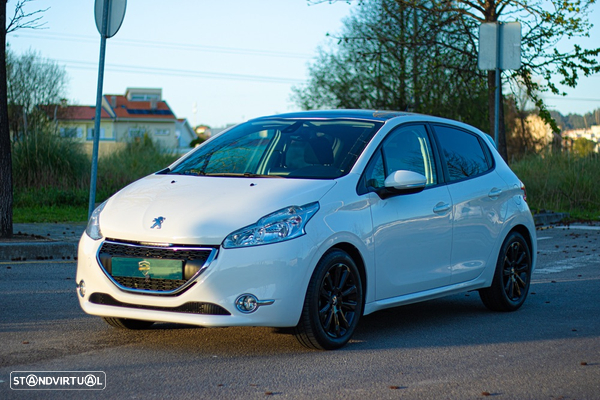 Peugeot 208 E-HDi 68 EGS5 Stop&Start Active