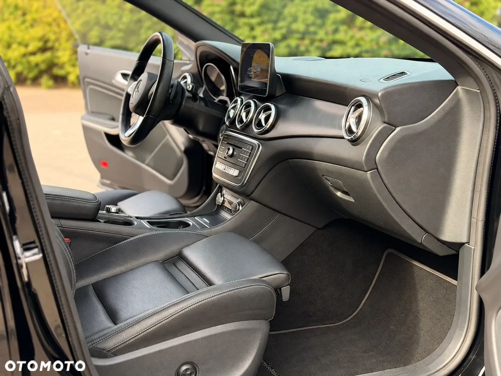 Mercedes-Benz CLA 250 4-Matic - 11