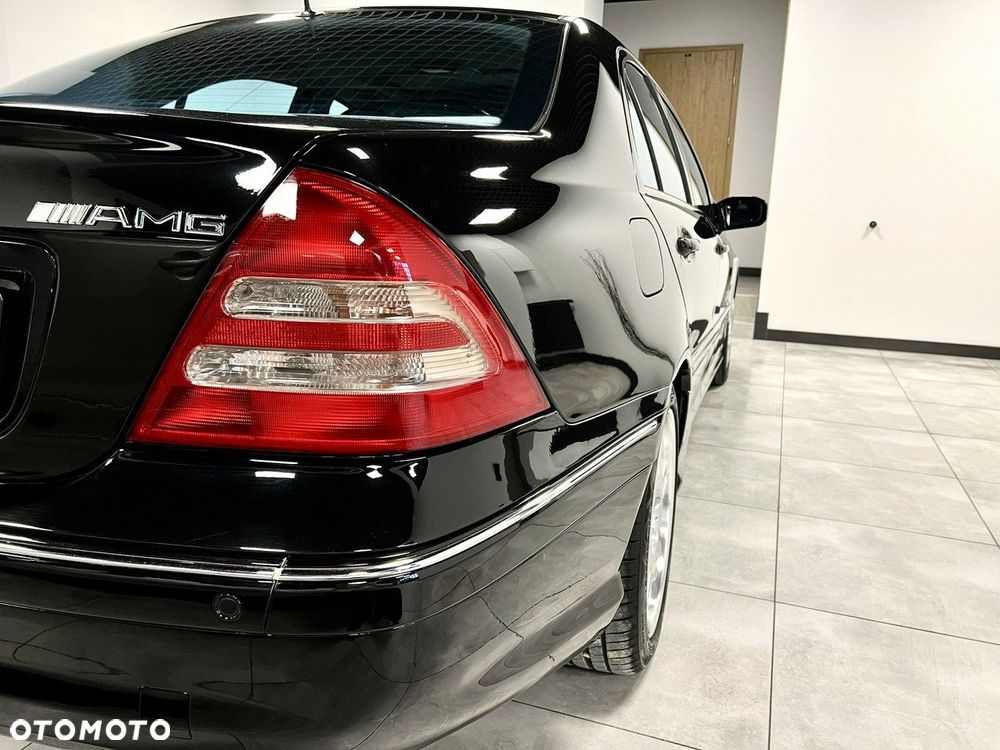 Mercedes-Benz Klasa C 32 AMG - 11