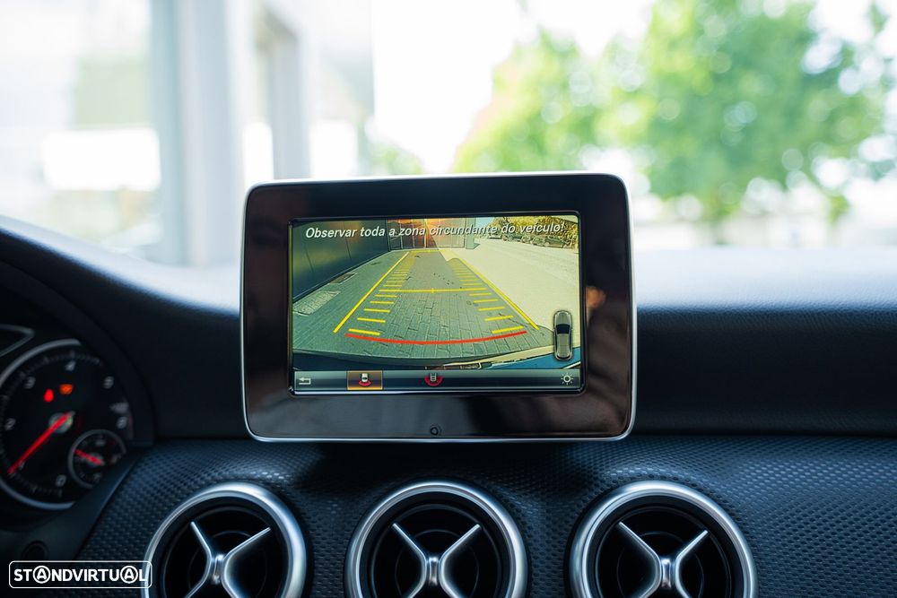 Mercedes-Benz A 180 d AMG Line - 10