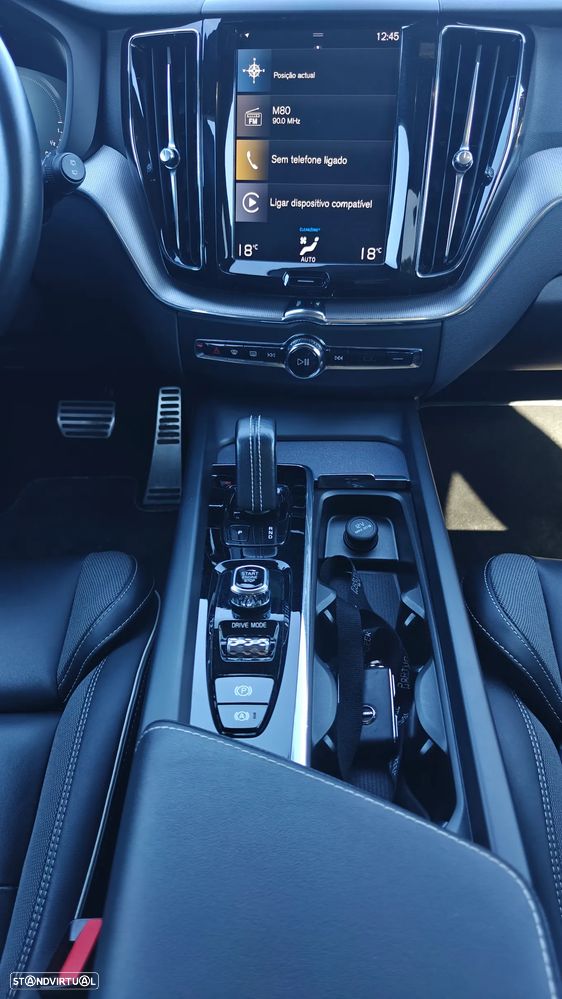 Volvo XC 60 2.0 T8 PHEV R-Design AWD - 19