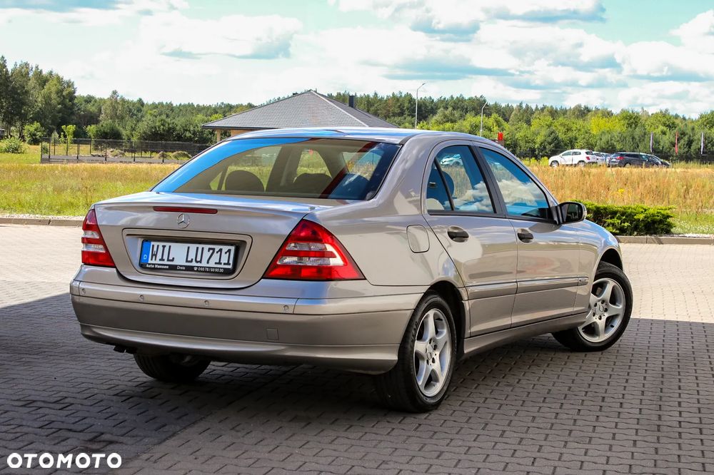Mercedes-Benz Klasa C 180 Kompressor Automatik Classic - 8