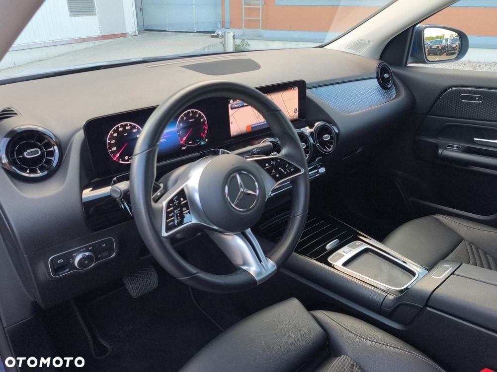 Mercedes-Benz GLA - 9