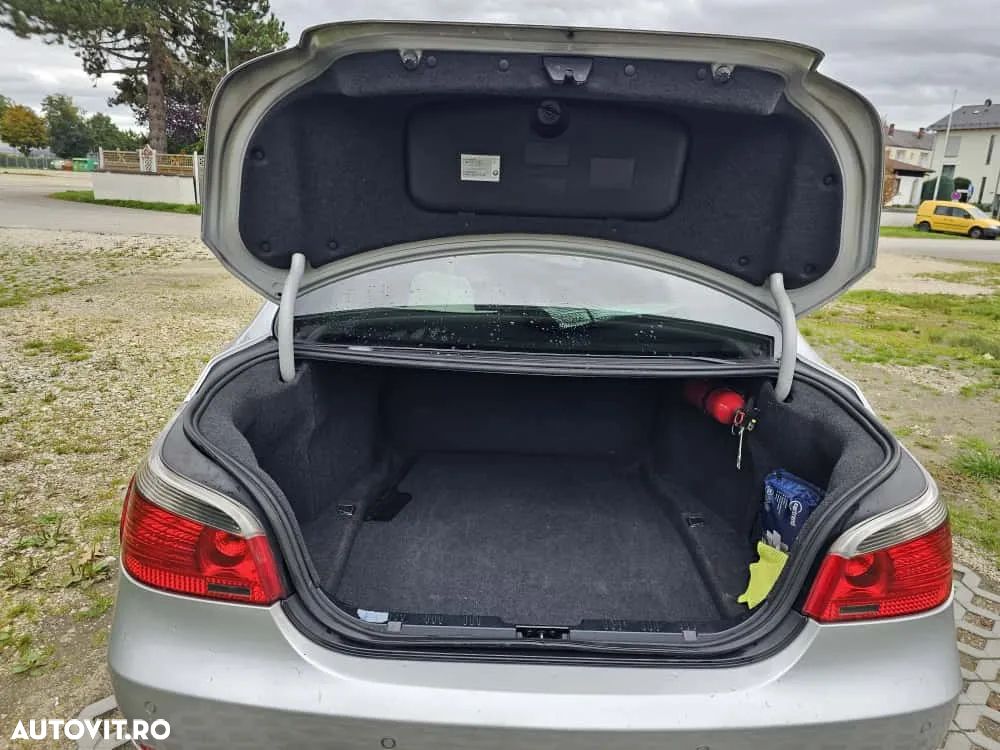 BMW Seria 5 525d Touring - 5