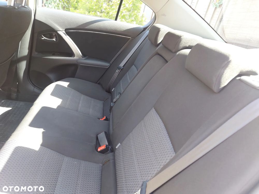 Toyota Avensis - 14