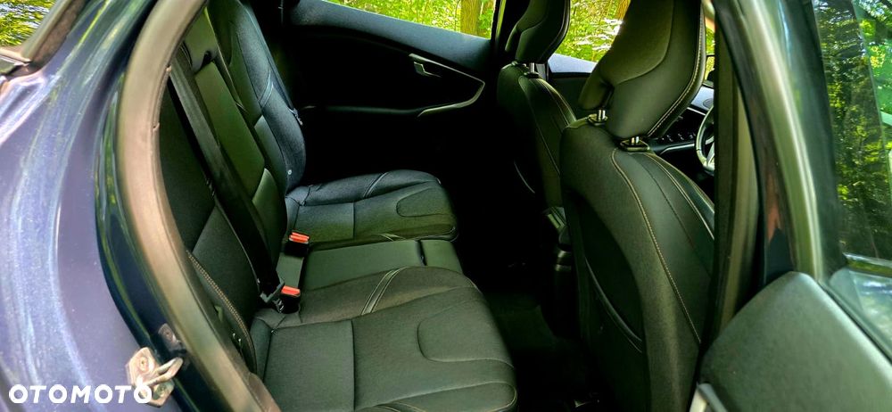 Volvo V40 Cross Country - 34
