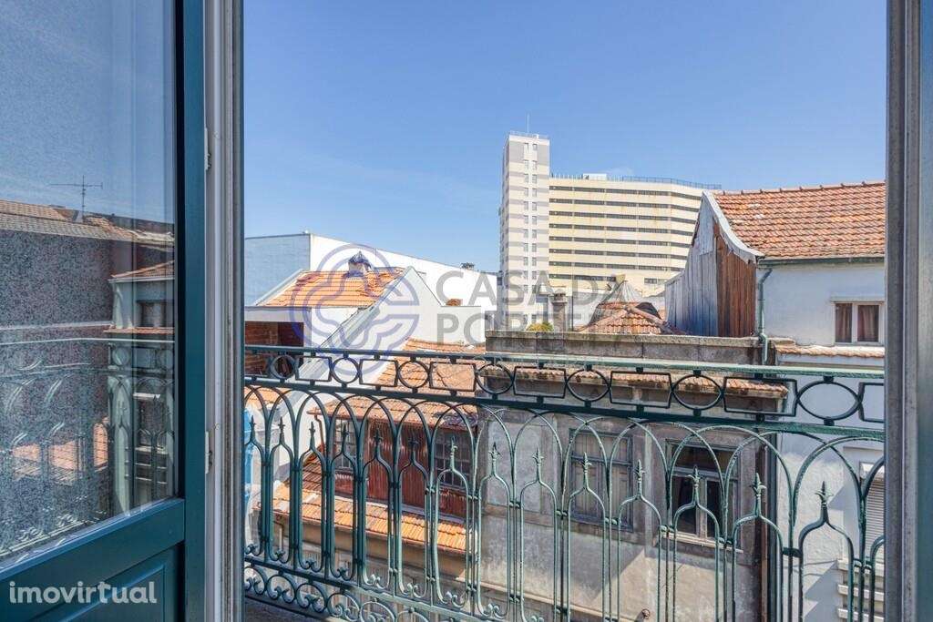 Apartamento T0 com garagem, varanda e como novo. Ao Bolhão - Grande imagem: 4/21