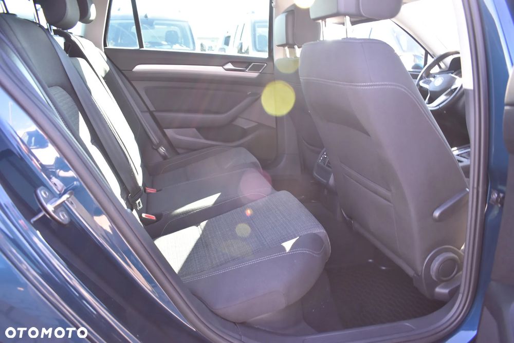 Volkswagen Passat Variant 2.0 TDI EVO Business DSG - 15