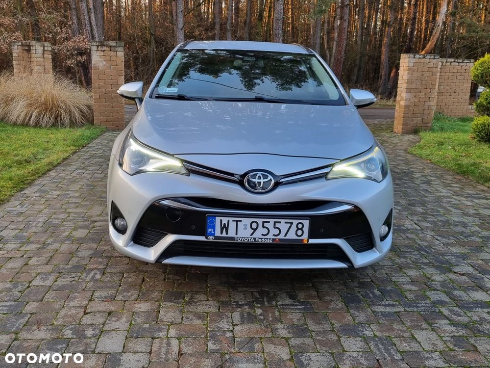 Toyota Avensis 2.0 D-4D Premium - 4