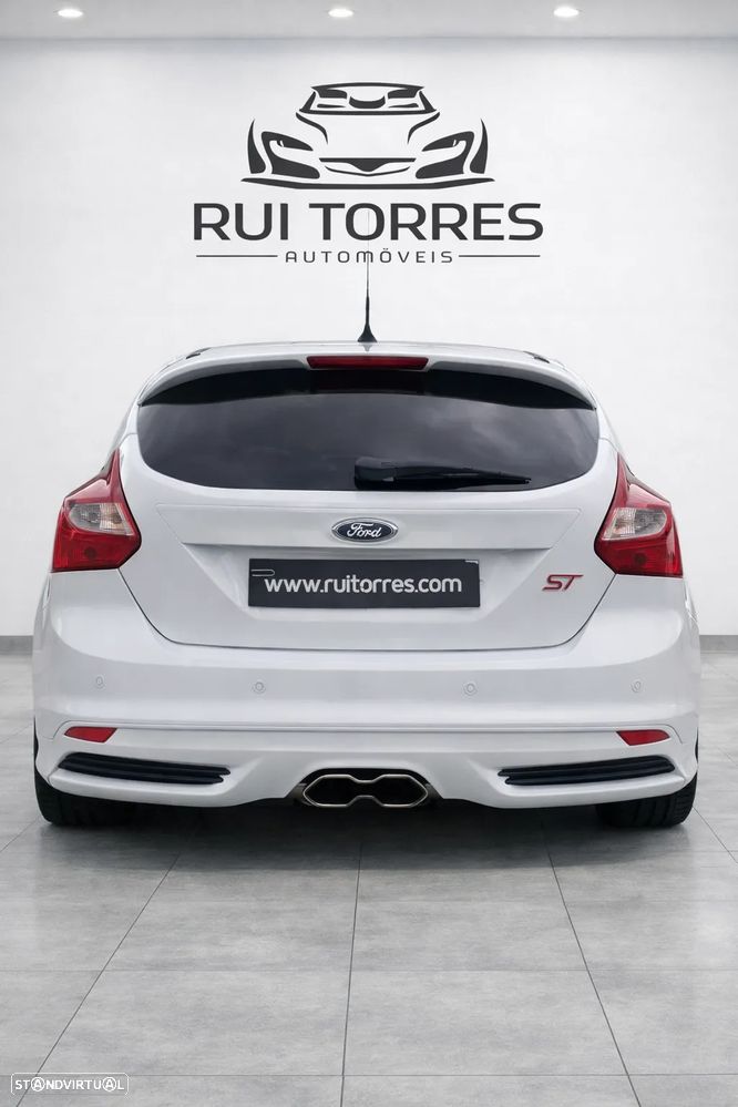 Ford Focus 2.0 EcoBoost ST c/ Pack Pele Desportiva - 6