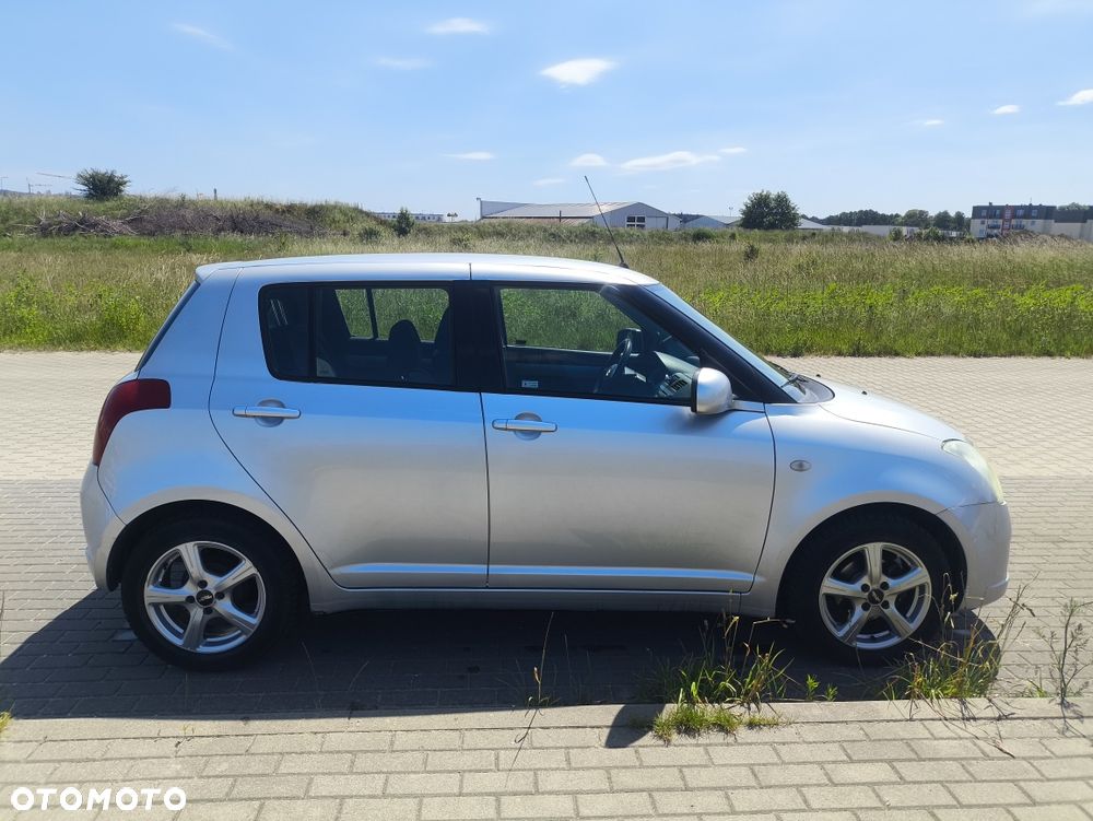 Suzuki Swift - 4