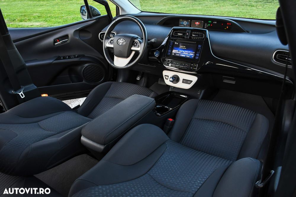 Toyota Prius 1.8 Dual VVT-i Sol+ - 9