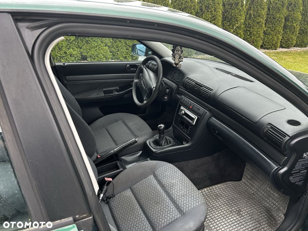 Audi A4 Limousine - 7