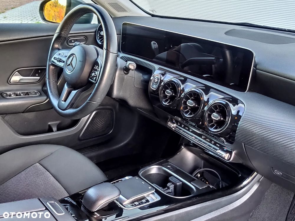 Mercedes-Benz Klasa A 200 Style 7G-DCT - 17