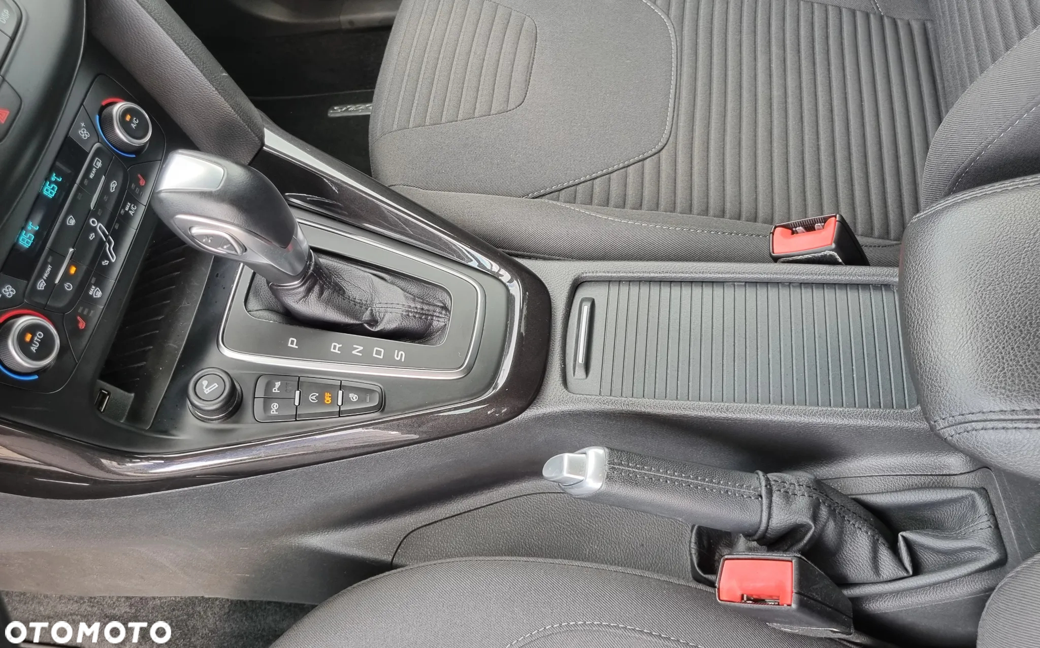 Ford Focus 1.5 EcoBlue Start-Stopp-System TITANIUM - 34