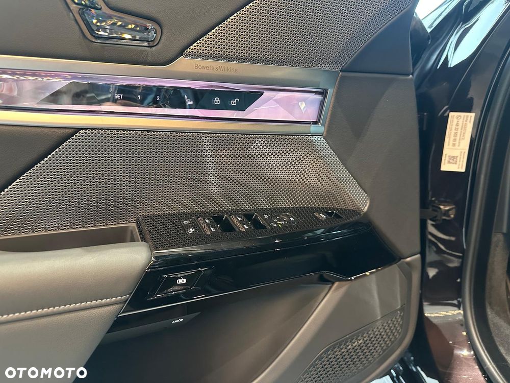 BMW Seria 7 - 18