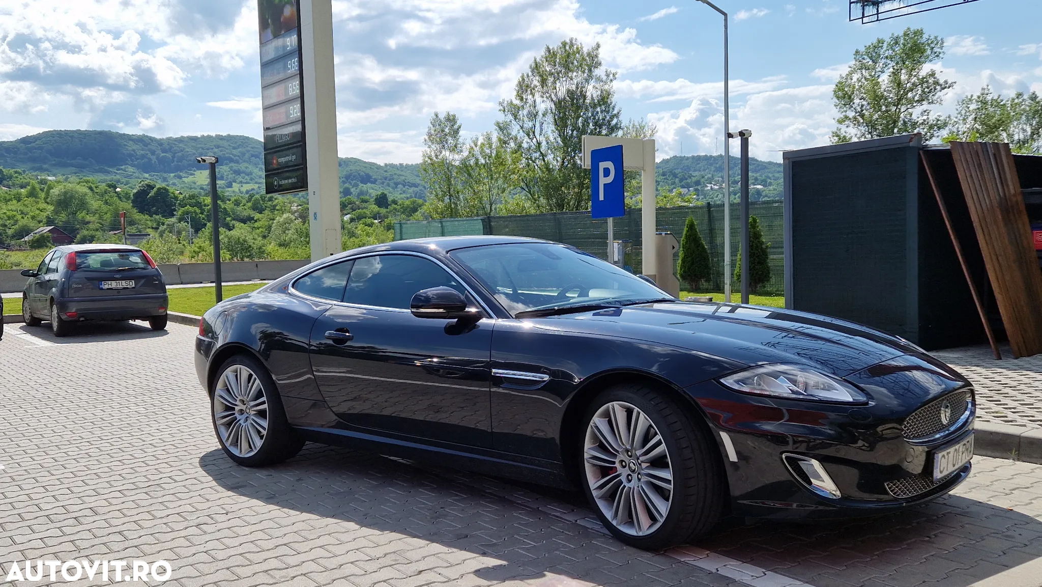 Jaguar XK 5.0 Coupe - 8