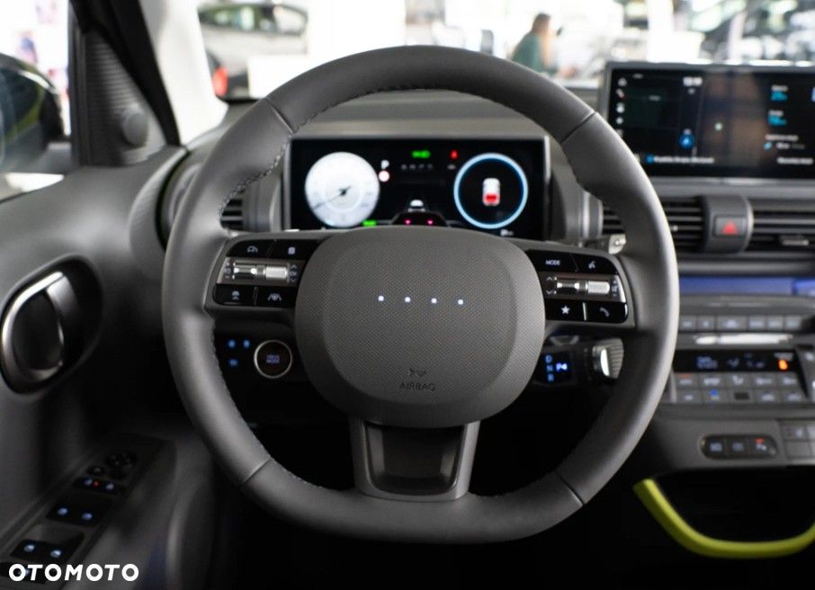 Hyundai Inster 49kWh Cross Smart - 32