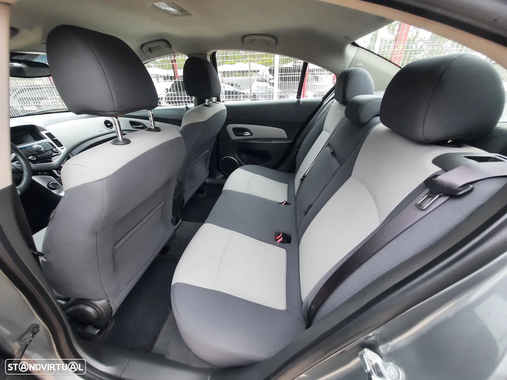 Chevrolet Cruze 2.0 VCDi LT - 29