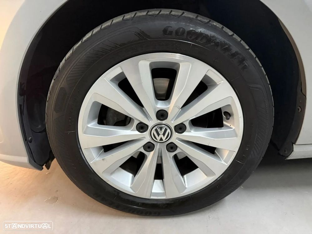 VW Golf Variant 1.6 TDi Confortline - 21