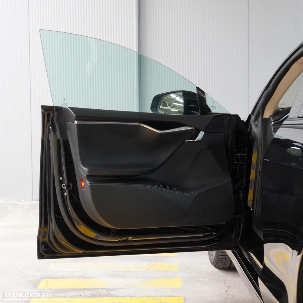 Tesla Model S 85 - 34